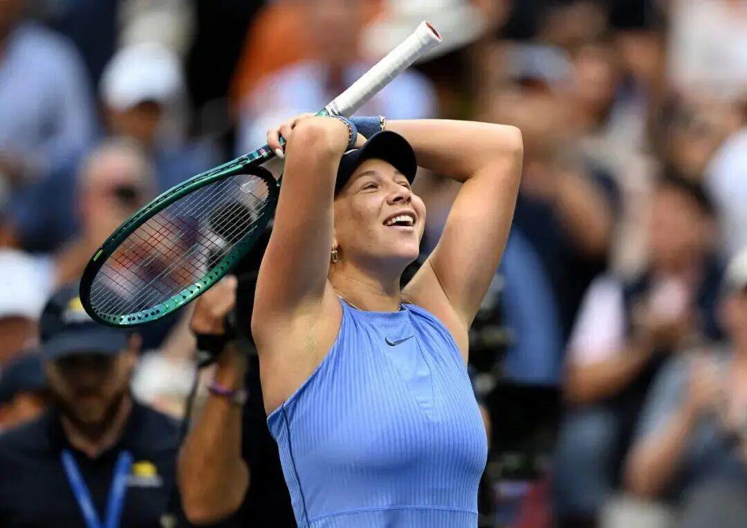 阿尼西莫娃的球拍上，刻着所有抑郁症患者的勇气