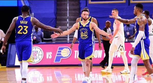 乐鱼体育登陆入口-力斩掘金并非库里一己之力 勇士期待一波四连胜