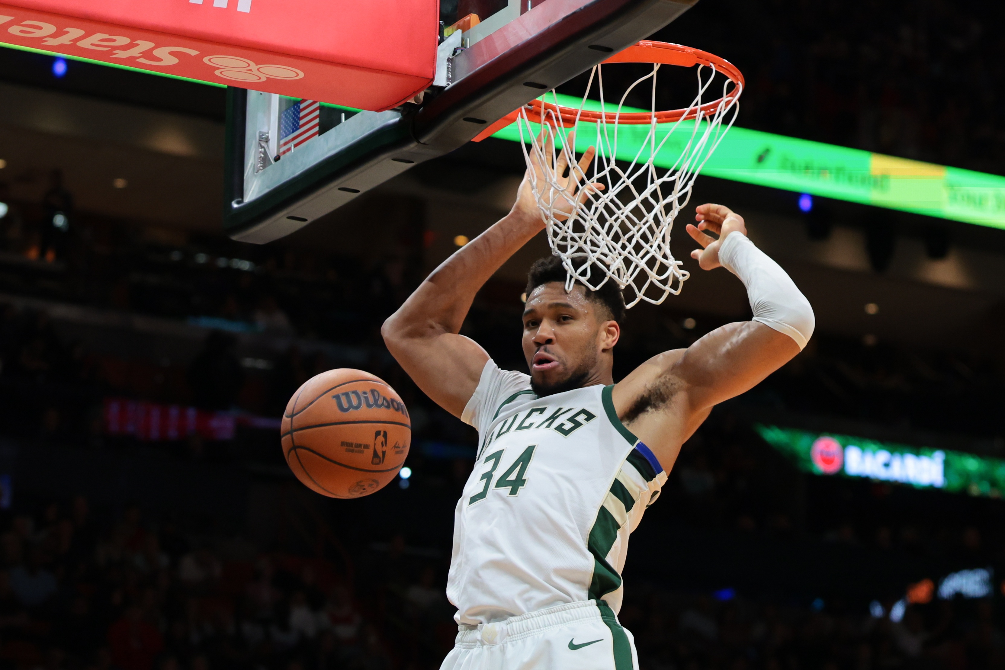 乐鱼体育登陆入口-Shams：雄鹿高层已接受休赛期交易字母哥的必然 对交易持开放态度